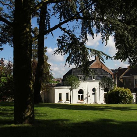 Gite De La Conciergerie Du Cheval Blanc Luttre Exteriör bild